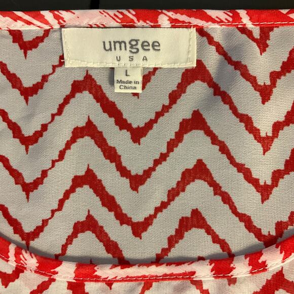 Umgee Red and White Geometric Print Sheer Bell Sleeve Blouse Size L - Picture 6 of 9